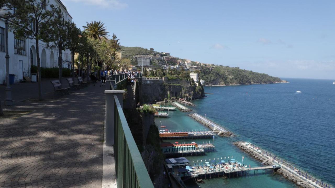 Blurooms Sorrento Exterior photo