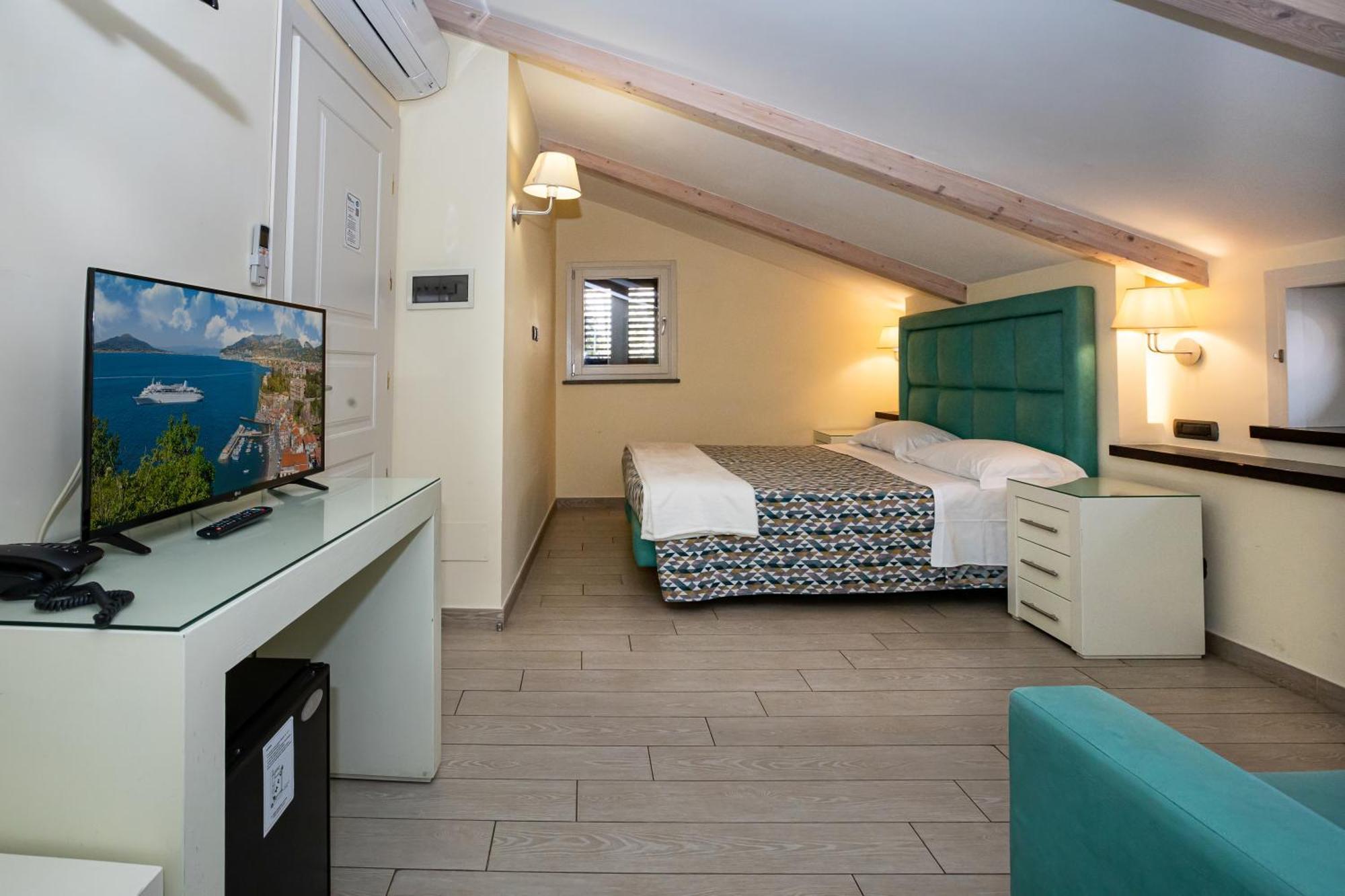 Blurooms Sorrento Exterior photo